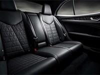 5 productos que nunca deberías usar en los asientos de cuero de tu coche