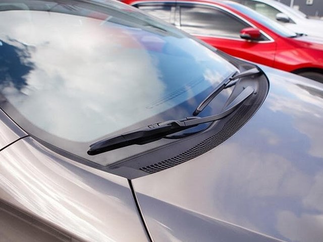 Cómo cuidar los cristales del coche después de un pulido profesional