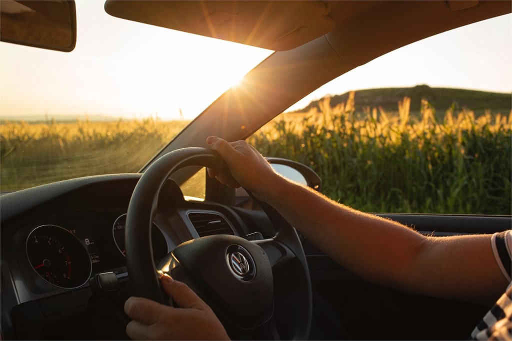 Cuida el interior de tu coche: ¡restauración de los volantes de piel! -  Consejos