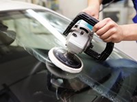 ¿Por qué es necesario pulir los cristales de tu coche? ¿Qué se consigue?